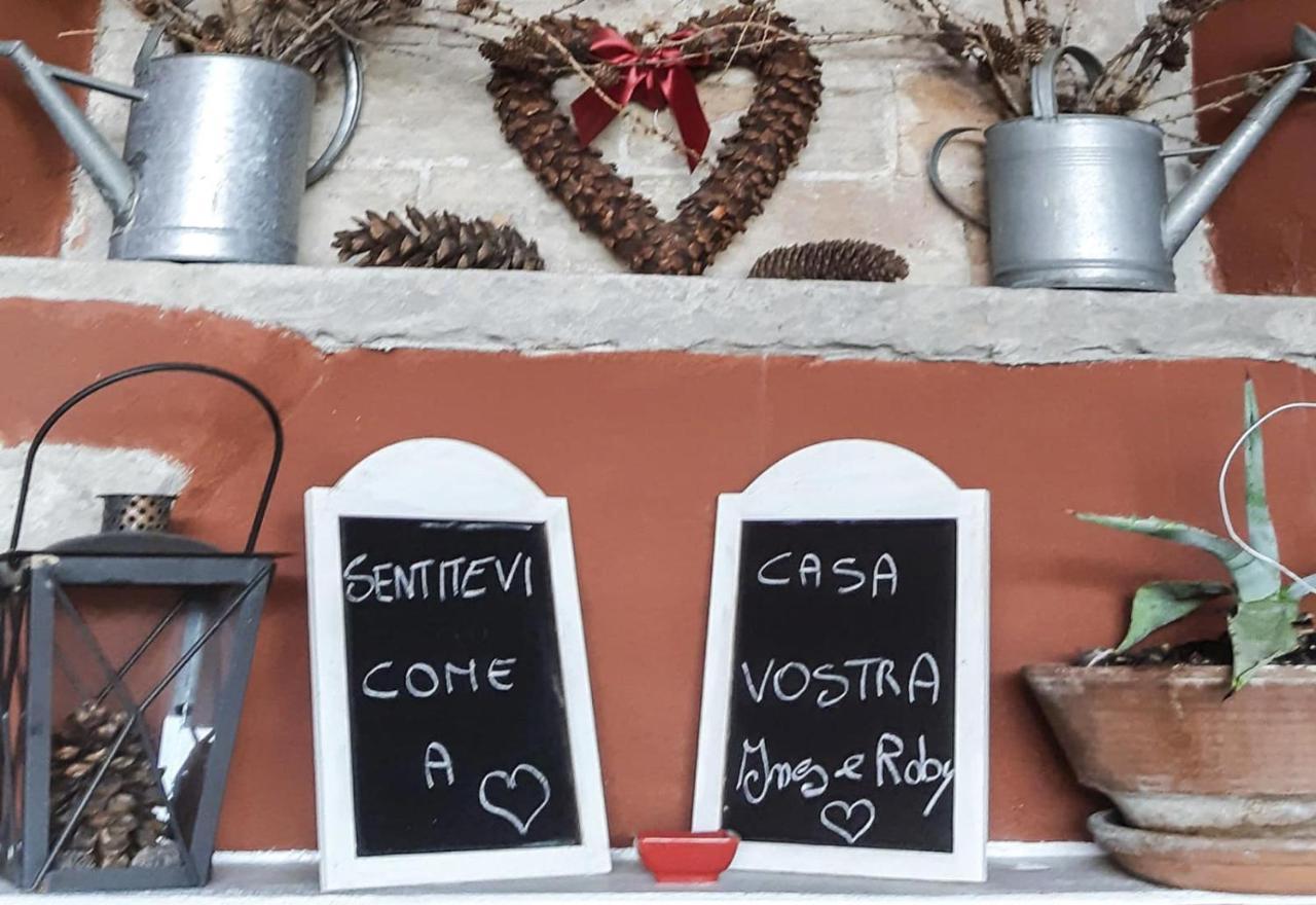 Case Vacanze Ai Burattini Adrara San Rocco エクステリア 写真