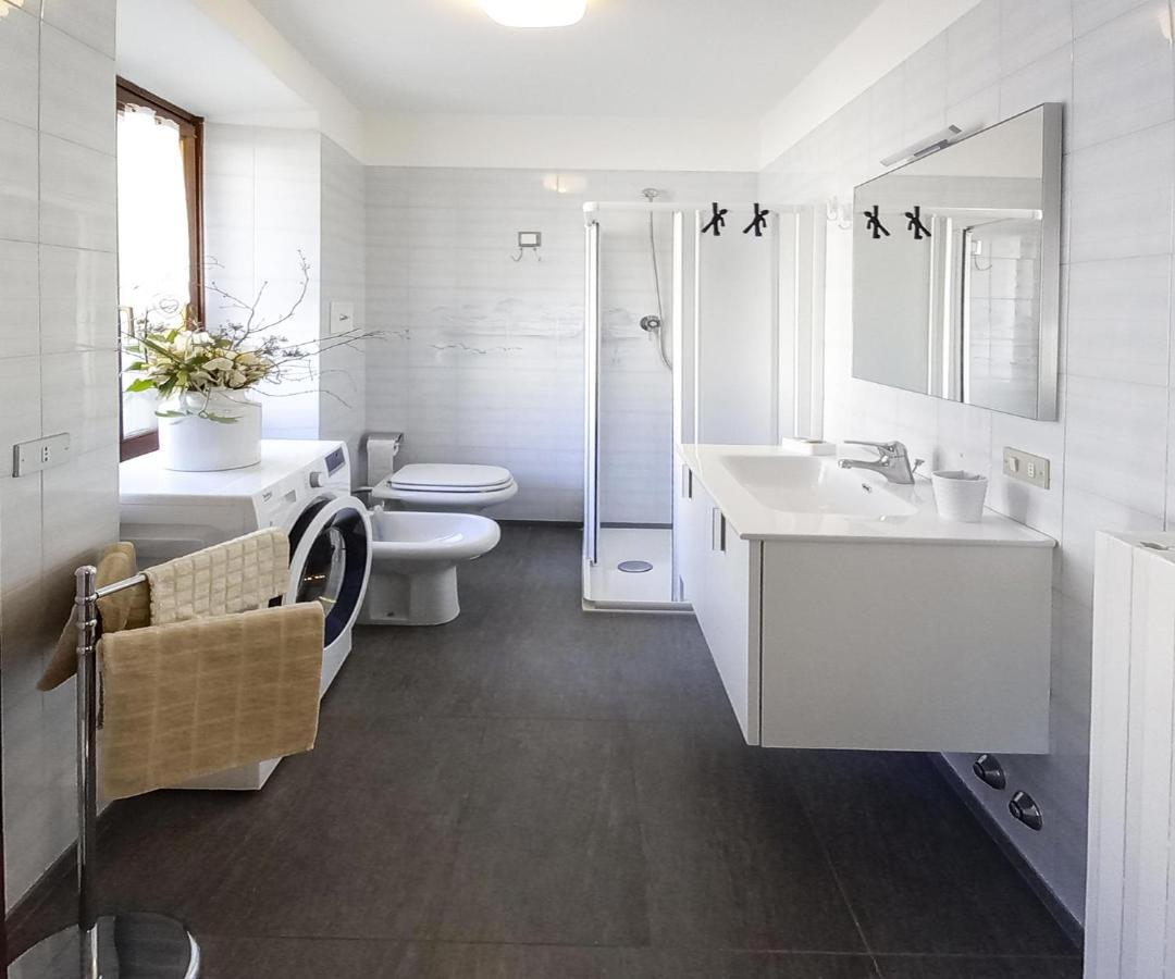 Case Vacanze Ai Burattini Adrara San Rocco エクステリア 写真