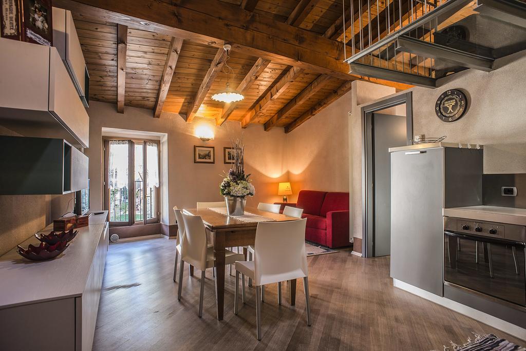 Case Vacanze Ai Burattini Adrara San Rocco エクステリア 写真