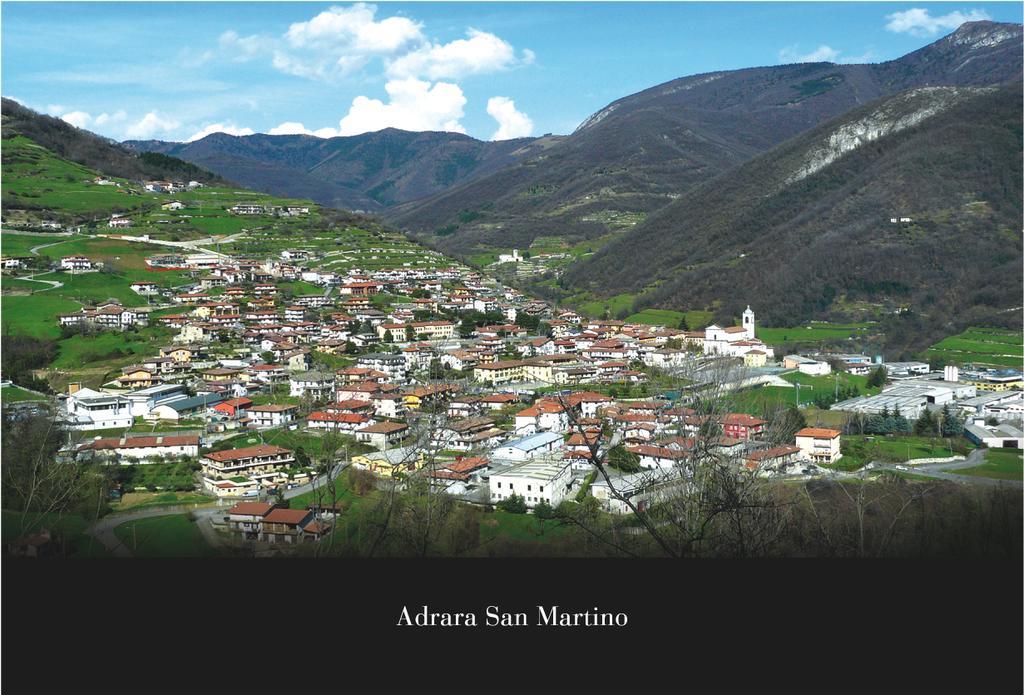Case Vacanze Ai Burattini Adrara San Rocco エクステリア 写真
